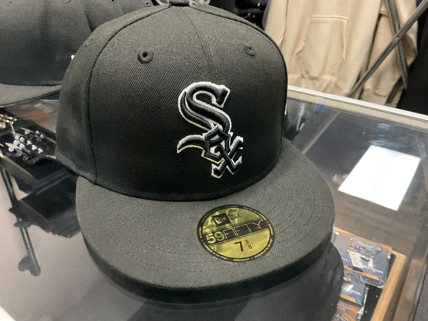 NEW ERA CHICAGO WHITE SOX BLACK FITTED HAT