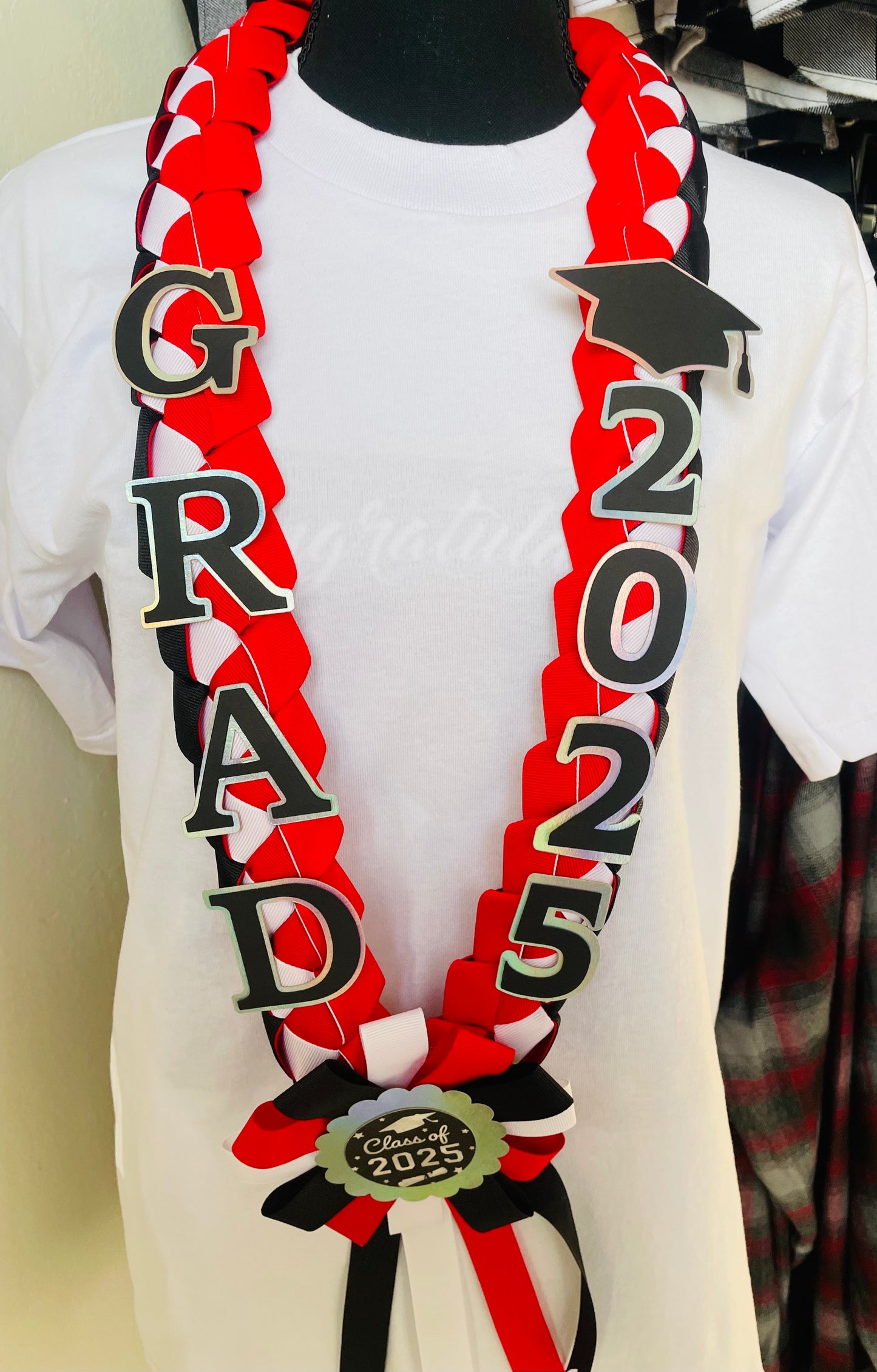 Graduation Lei Red/Black/White 2026