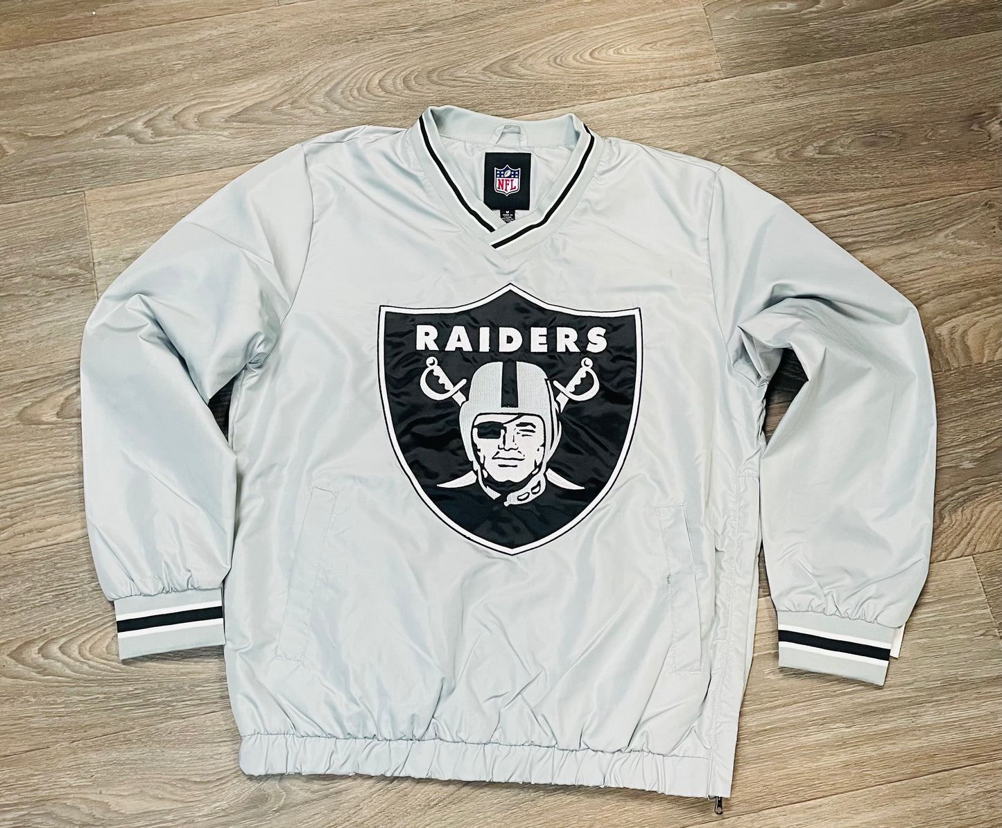 RAIDERS WINDBREAKER GREY Front Shield