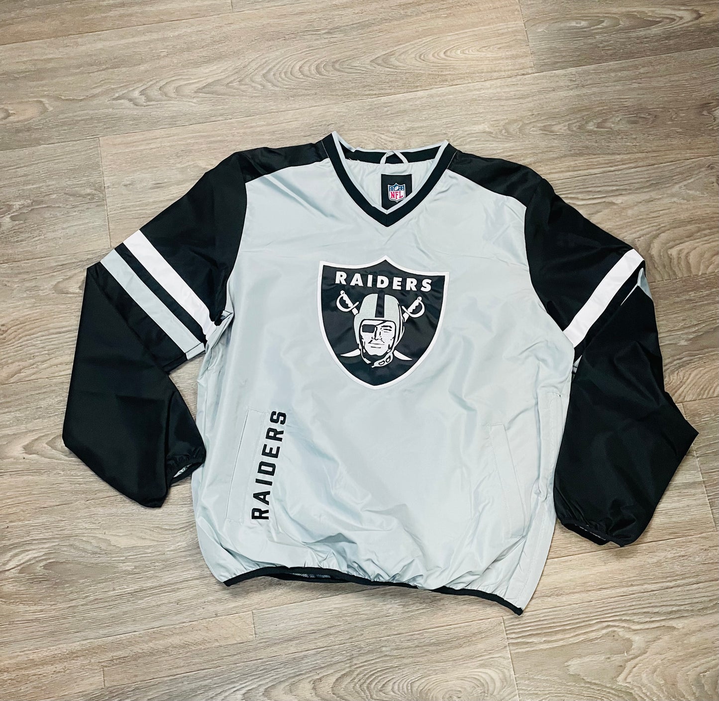 Las Vegas Raiders Windbreaker with Two Pockets GREY SIDE POCKET RAIDERS