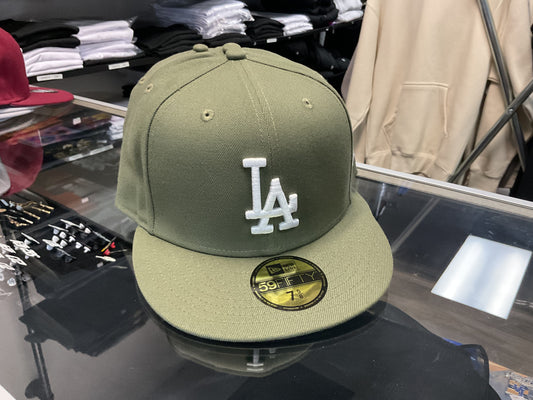NEW ERA LOS ANGELES DODGERS OLIVE GREEN/WHITE  FITTED HAT….