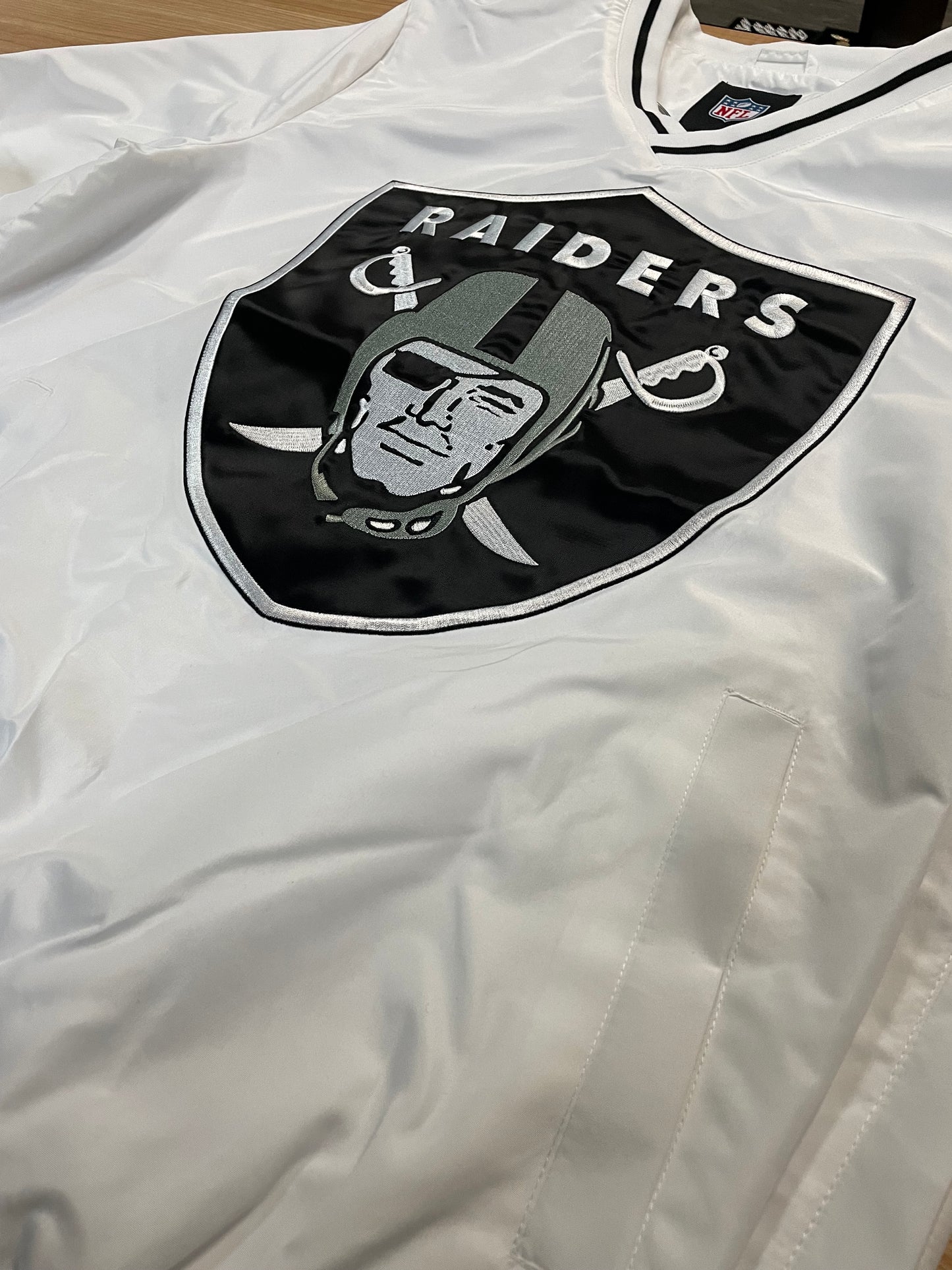 Las Vegas Raiders Windbreaker with 2 Pockets - White