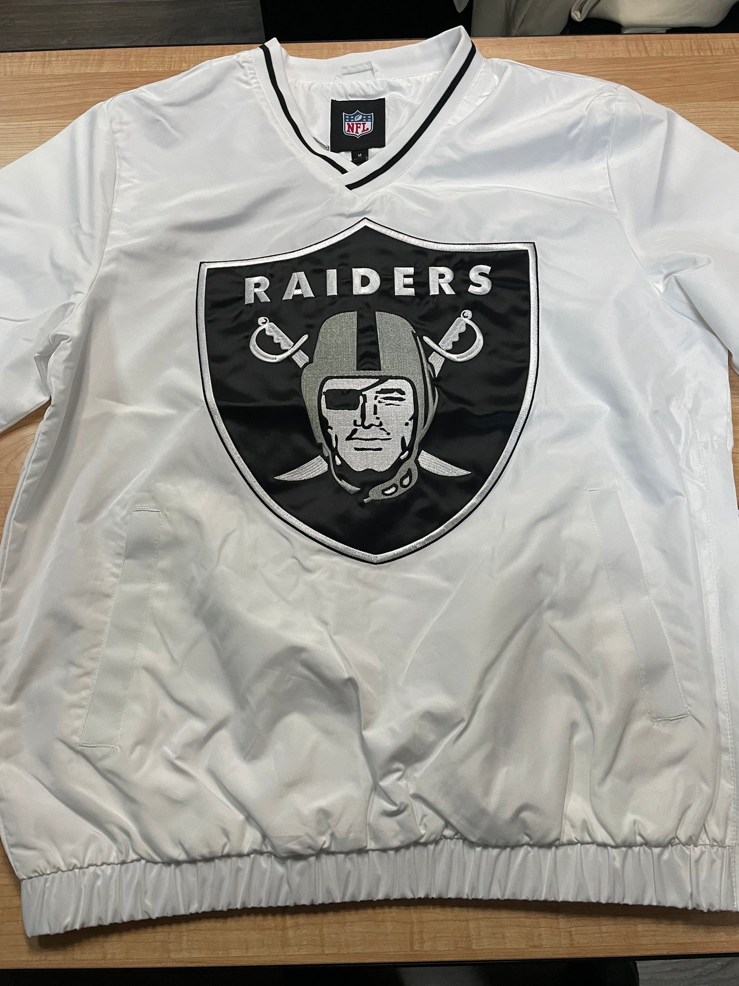 Las Vegas Raiders Windbreaker with 2 Pockets - White