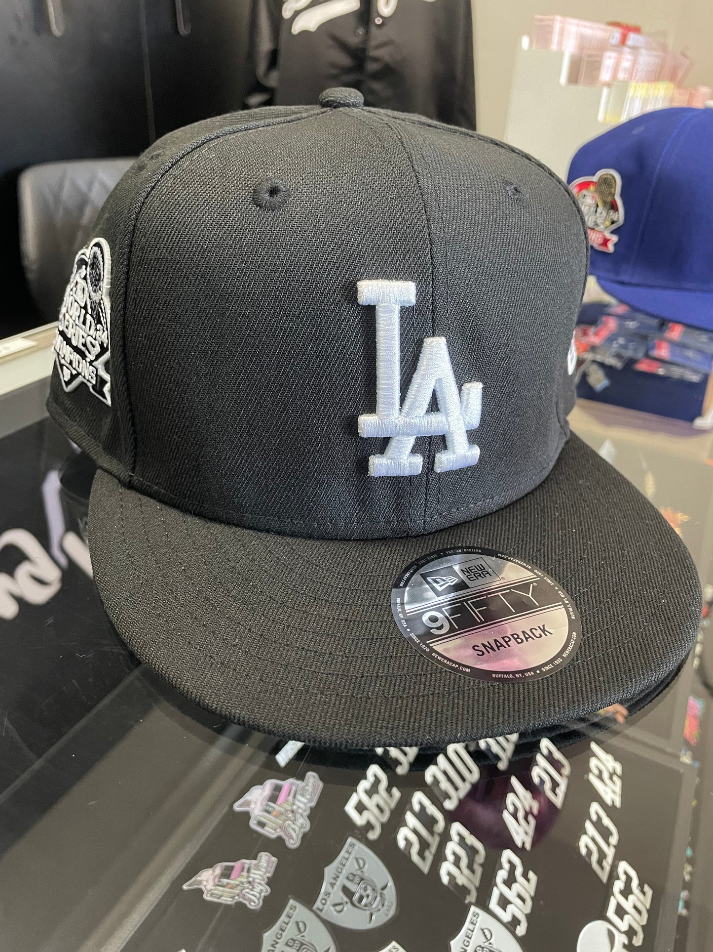 Los Angeles Dodgers New Era 2024 World Series Champions Side Patch 9FIFTY Snapback Hat - Black