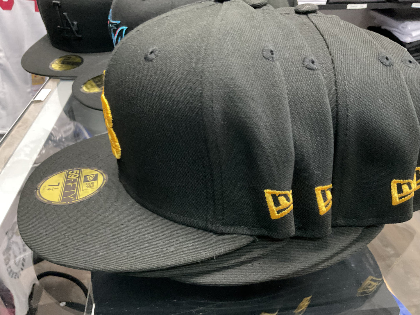 LONG BEACH COLLEGE NEW ERA  FITTED BLACK HAT