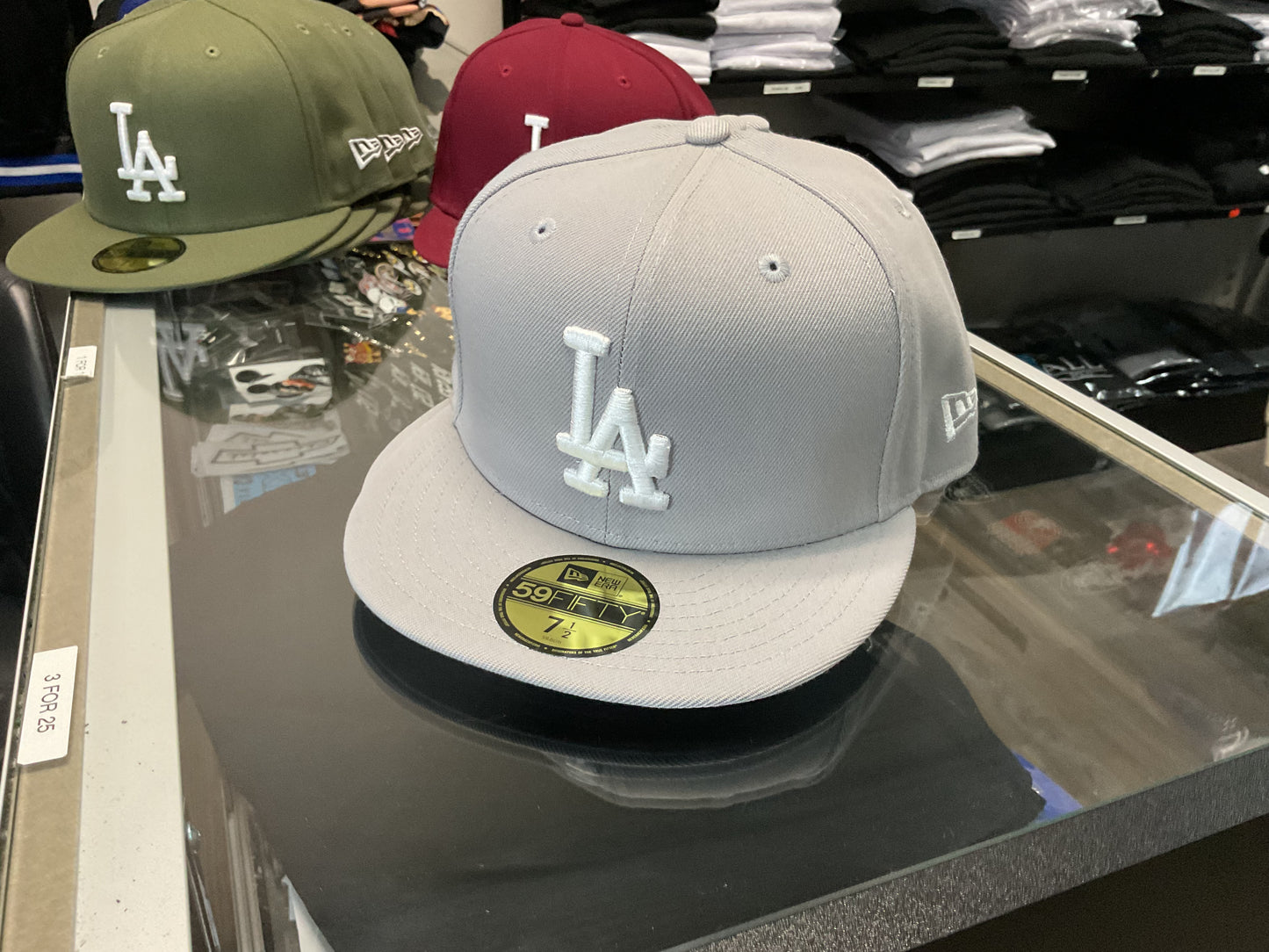 NEW ERA LOS ANGELES DODGERS STONE GREY/WHITE  FITTED HAT….