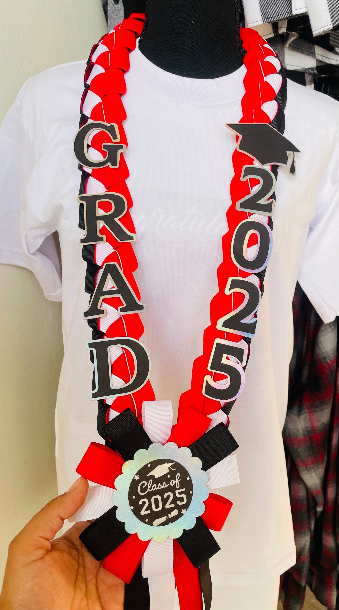 Graduation Lei Red/Black/White 2026