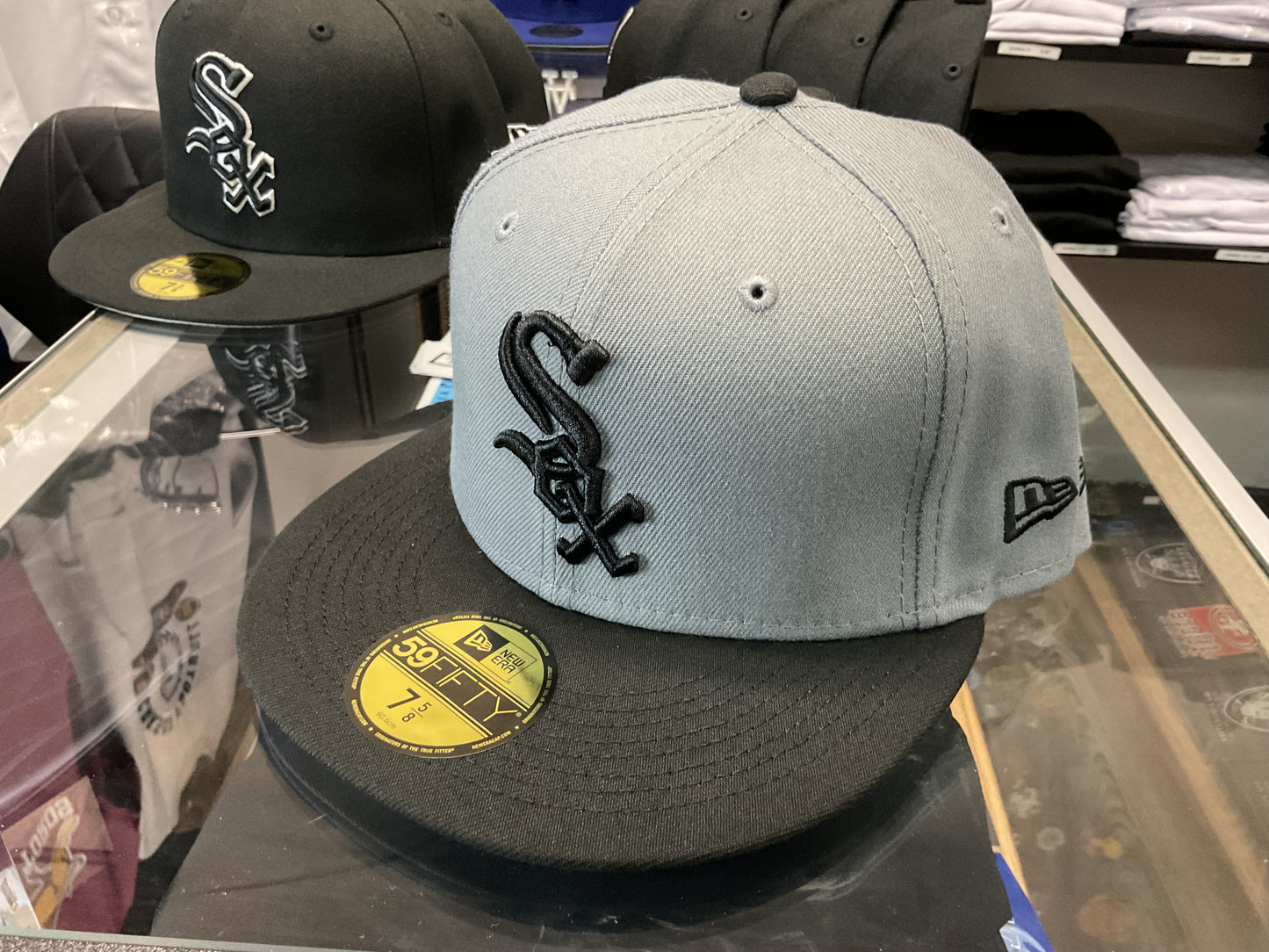 NEW ERA CHICAGO WHITE SOX BLACK/GREY FITTED HAT