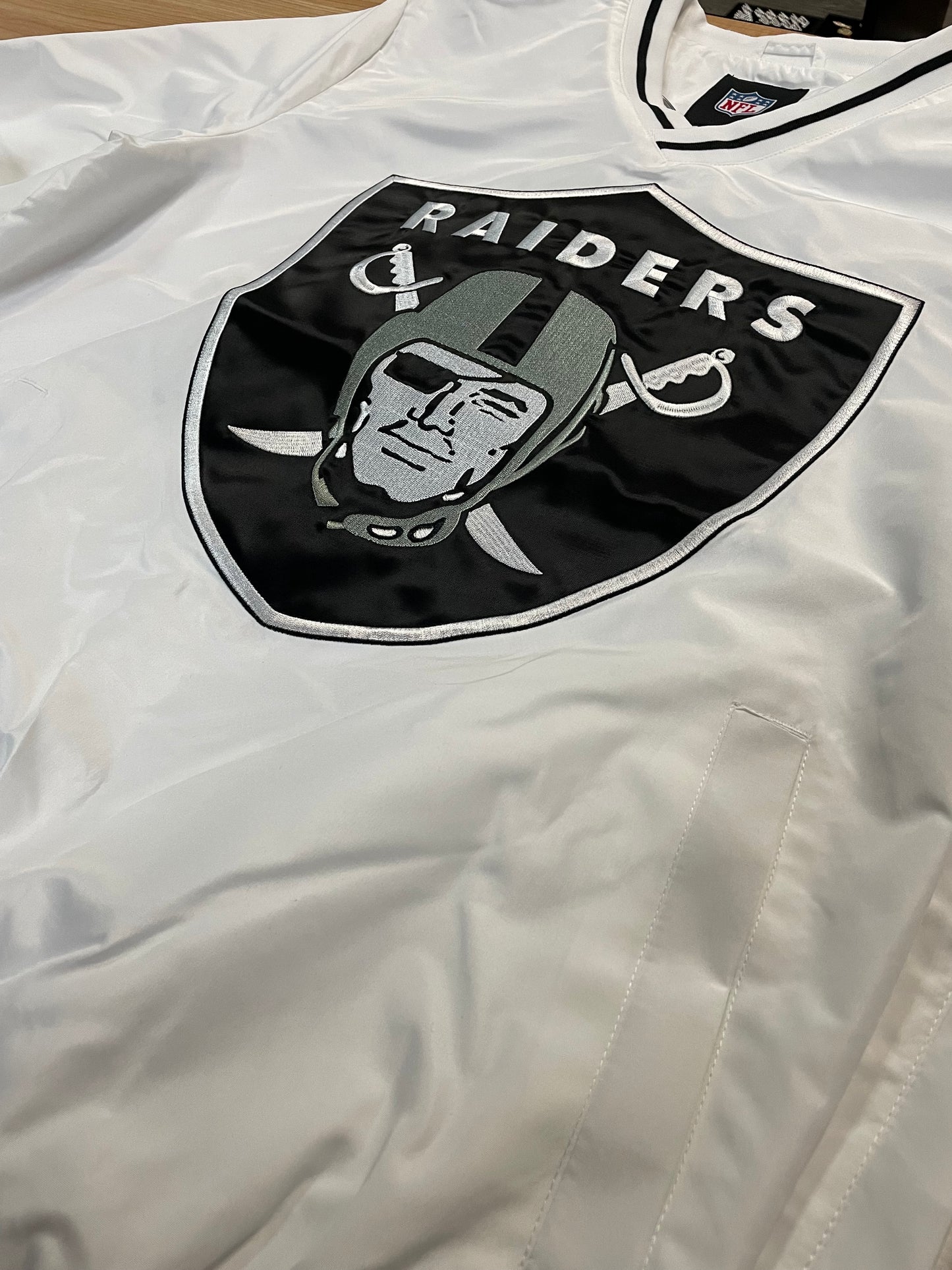 Las Vegas Raiders Windbreaker with 2 Pockets - White