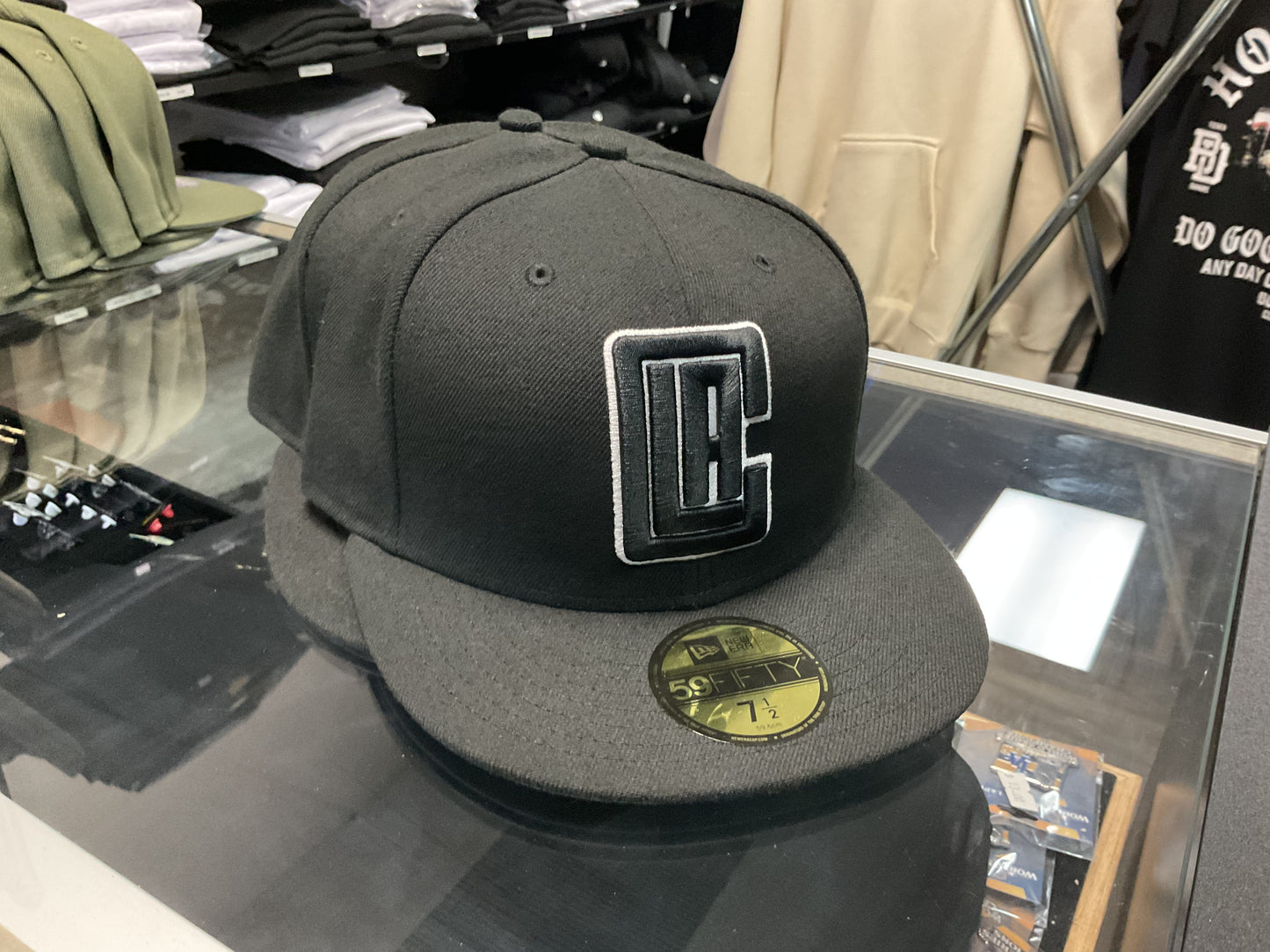 NEW ERA LOS ANGELES CLIPPERS  FITTED HAT….