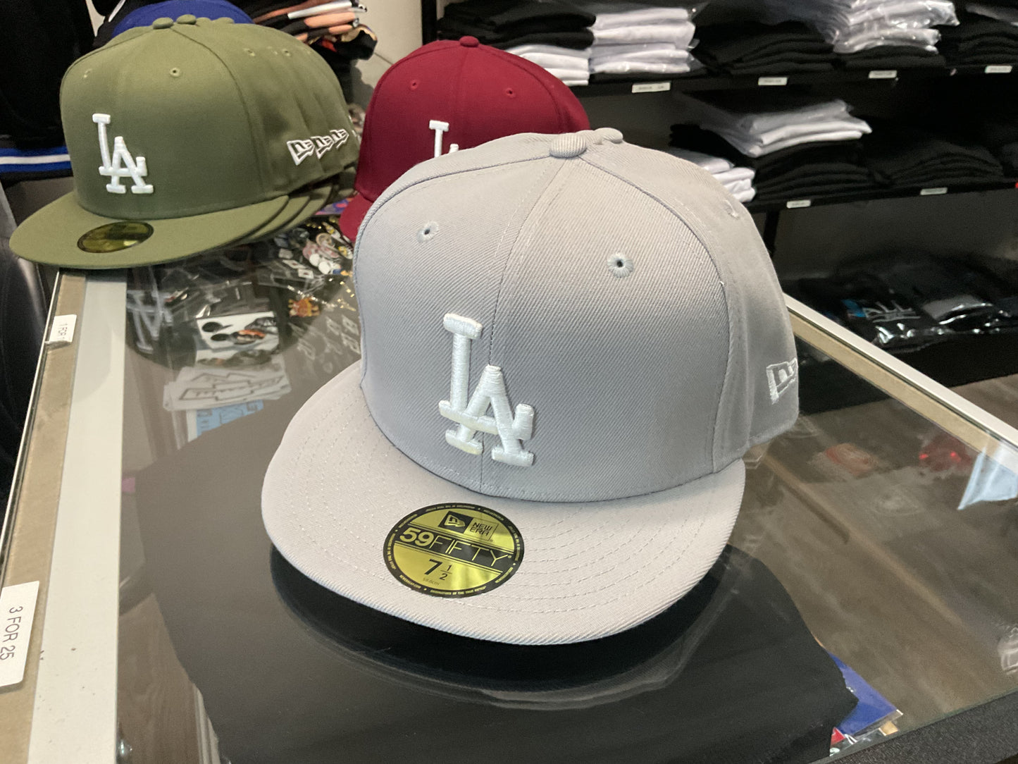 NEW ERA LOS ANGELES DODGERS STONE GREY/WHITE  FITTED HAT….