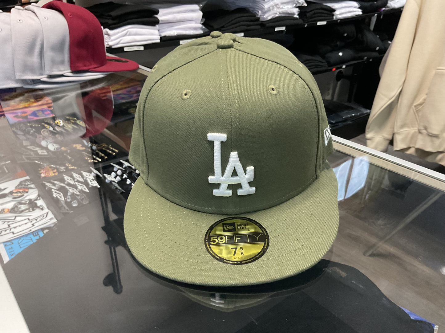 NEW ERA LOS ANGELES DODGERS OLIVE GREEN/WHITE  FITTED HAT….