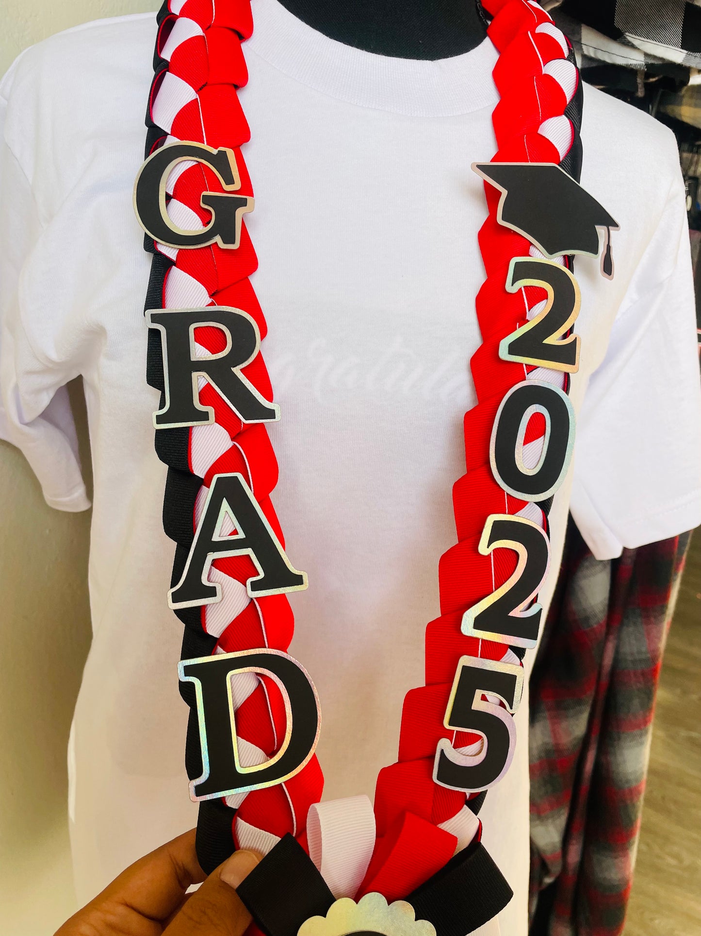Graduation Lei Red/Black/White 2026